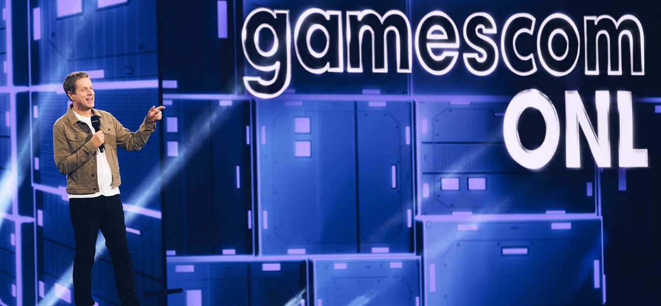 Geoff Keighley hosting Gamescom Opening Night Live 20245 on stage