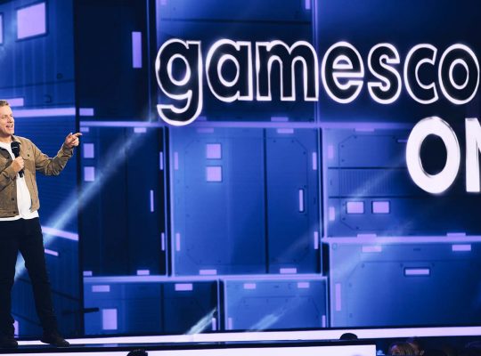Geoff Keighley hosting Gamescom Opening Night Live 20245 on stage