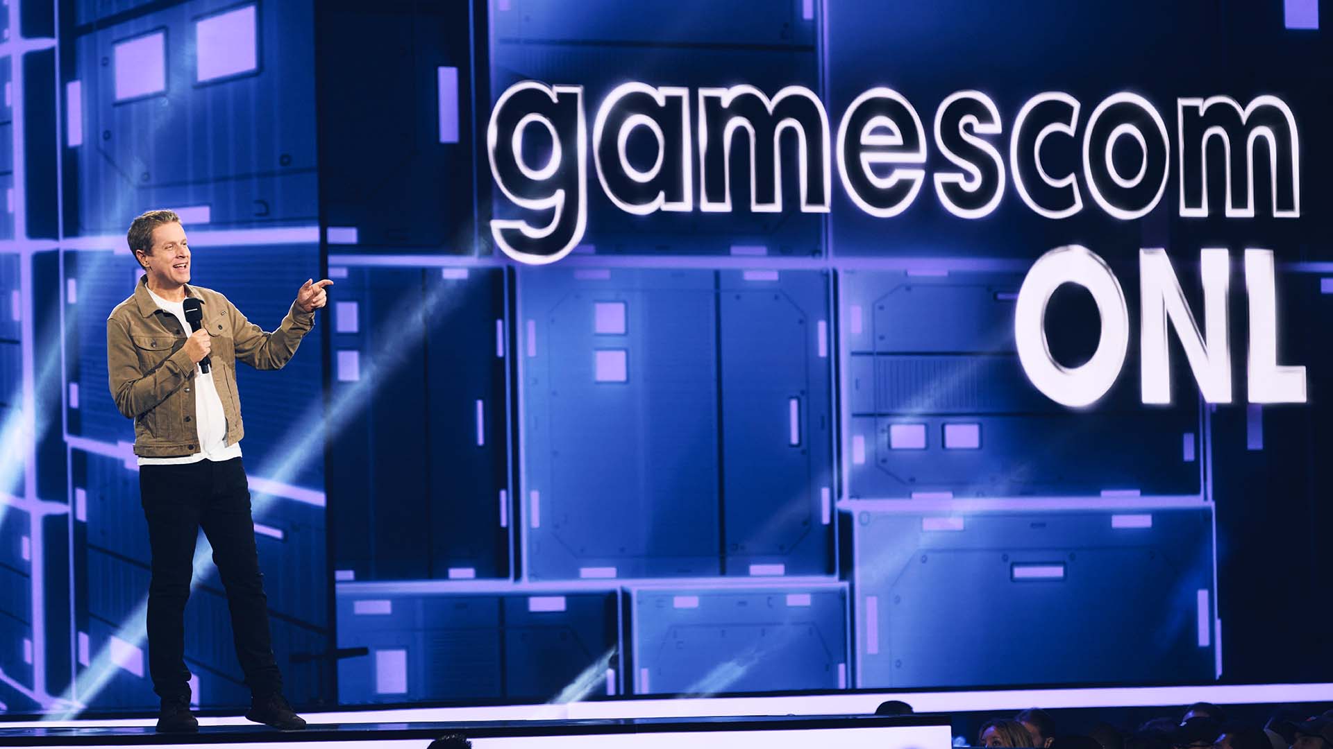 Geoff Keighley hosting Gamescom Opening Night Live 20245 on stage